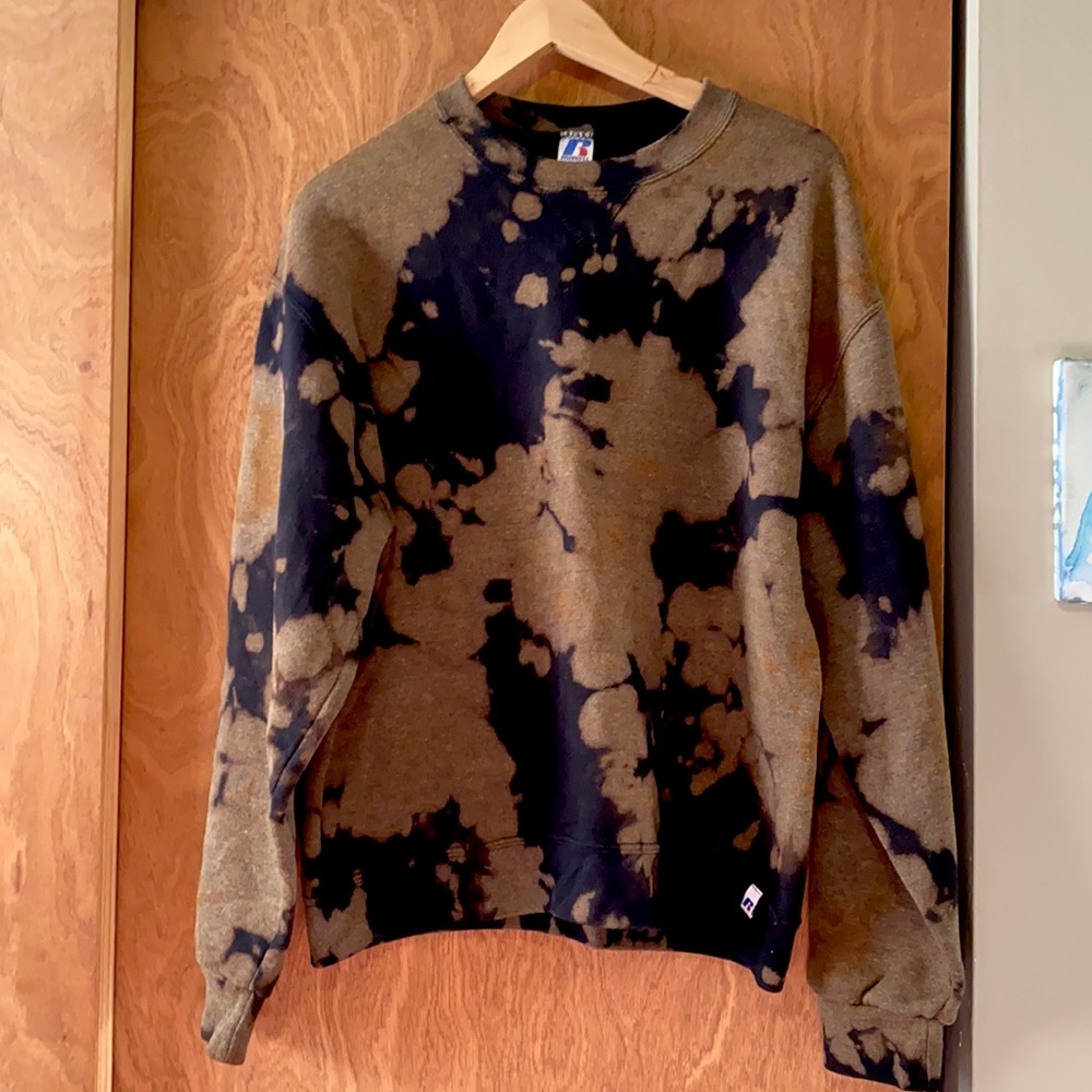 Tie dyed pullover sweatshirt Men’s Medium.